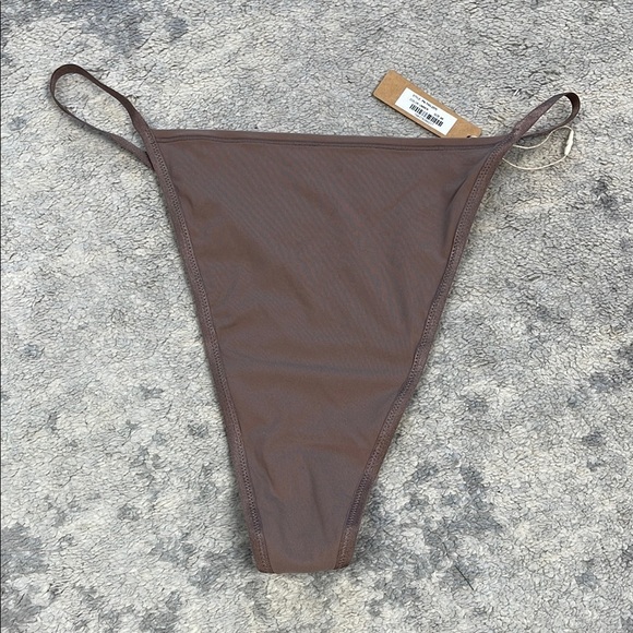 NWT Skims Fits Everybody T String Thong Panty Undies Umber Sz 4X - Picture 2 of 5
